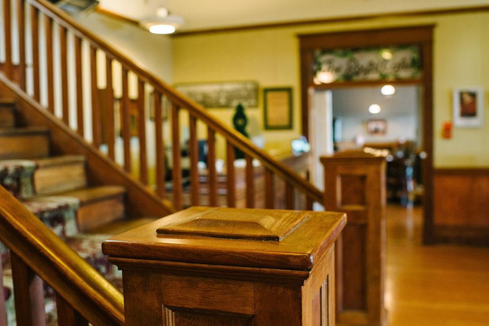 Royal Hotel Чилливак Экстерьер фото