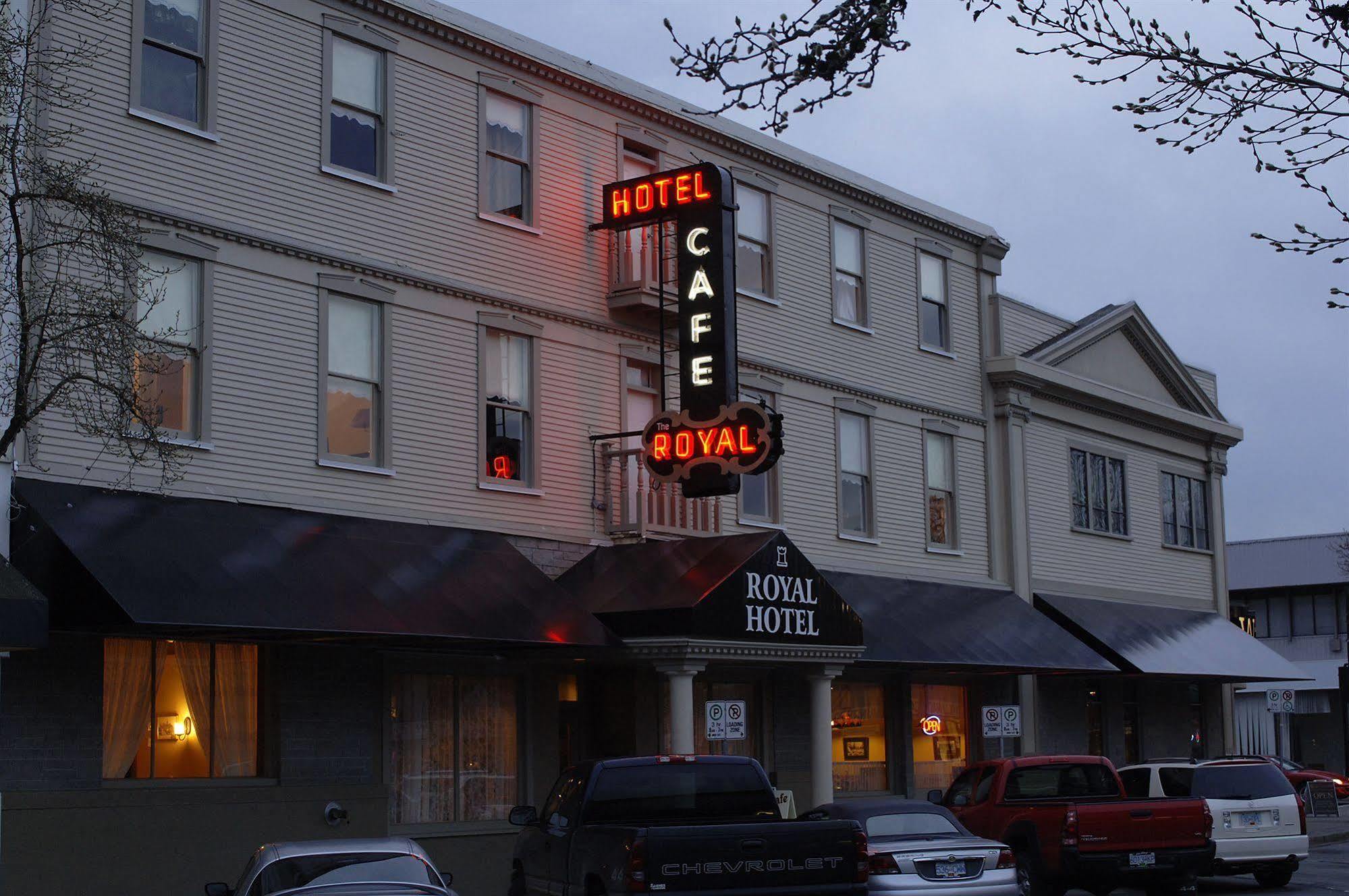 Royal Hotel Чилливак Экстерьер фото